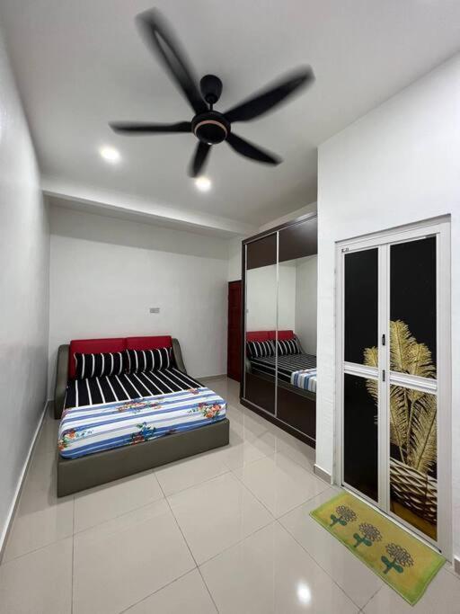 One'S Homestay Seri Manjung Esterno foto