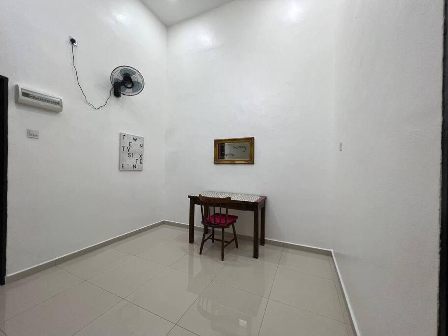 One'S Homestay Seri Manjung Esterno foto