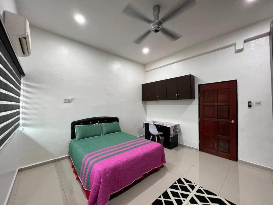 One'S Homestay Seri Manjung Esterno foto