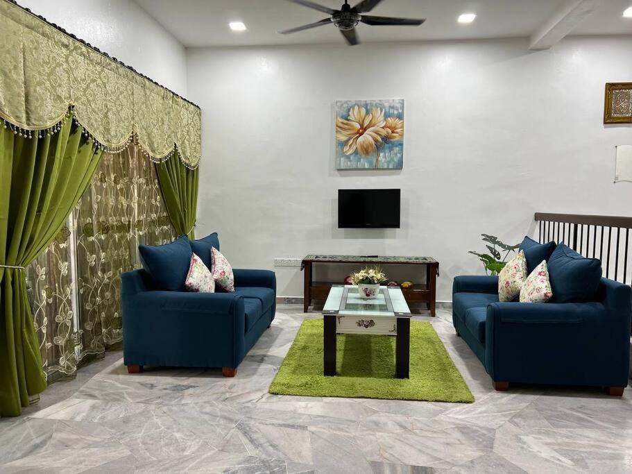 One'S Homestay Seri Manjung Esterno foto